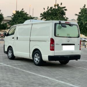 Chiller van delivering frozen food items in Abu Dhabi using refrigeration system