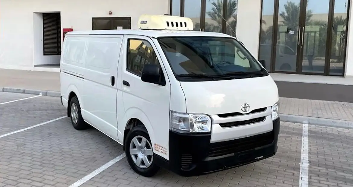 A refrigerated chiller van in Dubai maintaining temperature during UAE summer deliveries