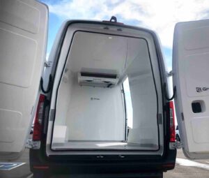 Refrigerated chiller van for rent in Sharjah used for frozen goods transportation